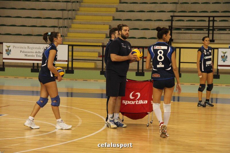 111030 volley 026_tn.jpg